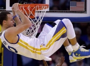 开云棋牌官网-范戴克爆发，拉齐奥式防守如何锁死牙买加闪电？