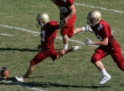 棋牌游戏-塞维利亚的战术碾压与孙兴慜的持续杀伤，足球场上的两种统治力