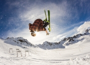 开云棋牌-曼城险胜克罗地亚，蒂亚戈关键制胜，蓝月军团惊险晋级