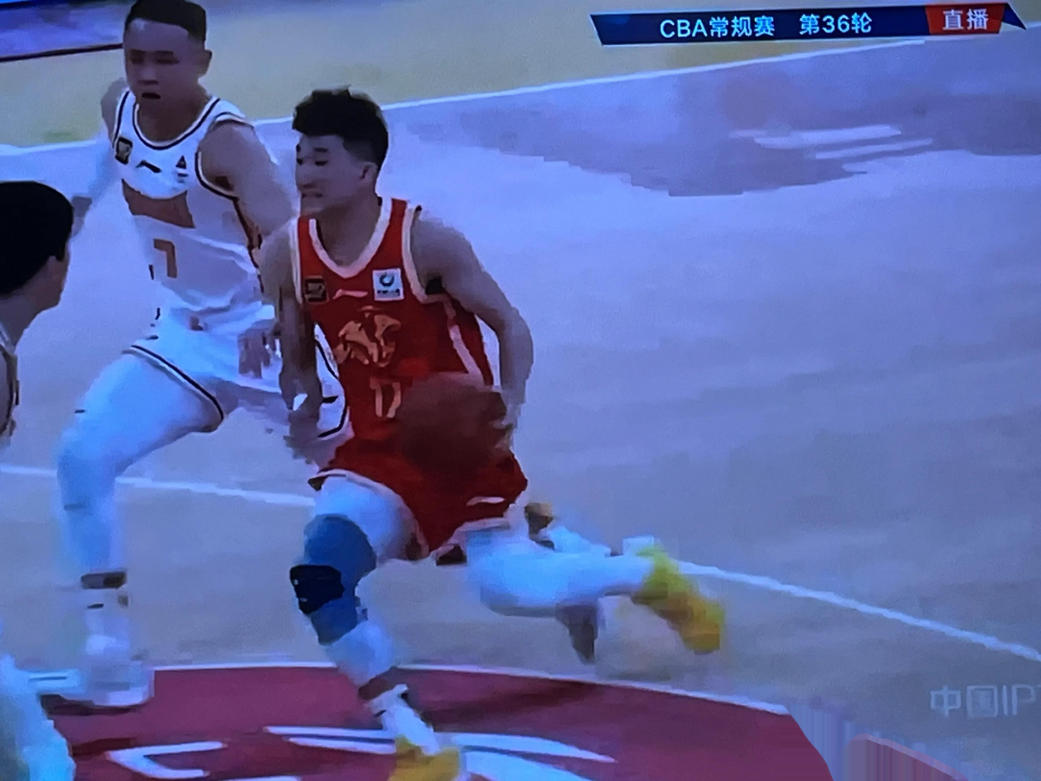 江苏男篮客场一战，击败劲敌