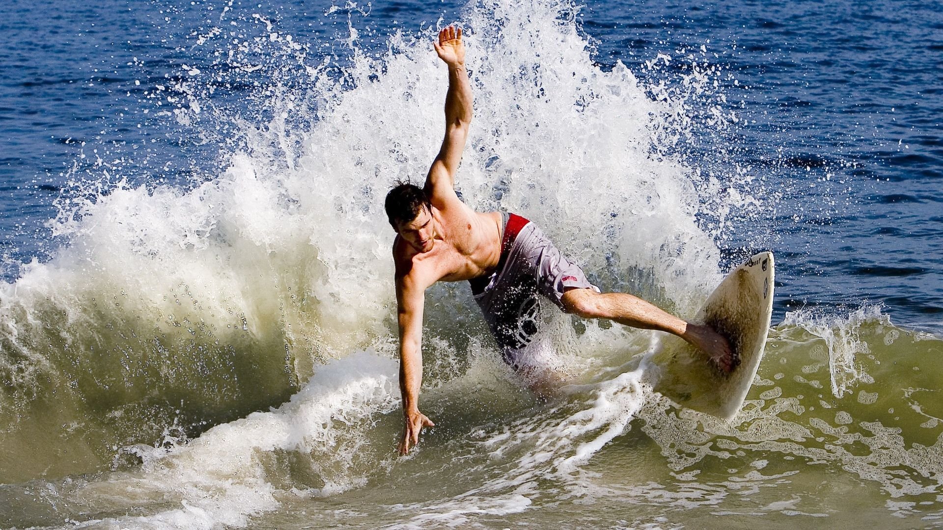 舞台越大越强，英格拉姆的蜕变与山西队的战术智慧