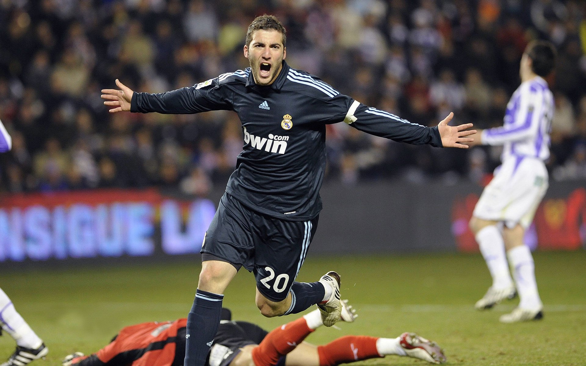 那不勒斯险胜瑞士，莫德里奇关键制胜，一场定义传奇的经典对决