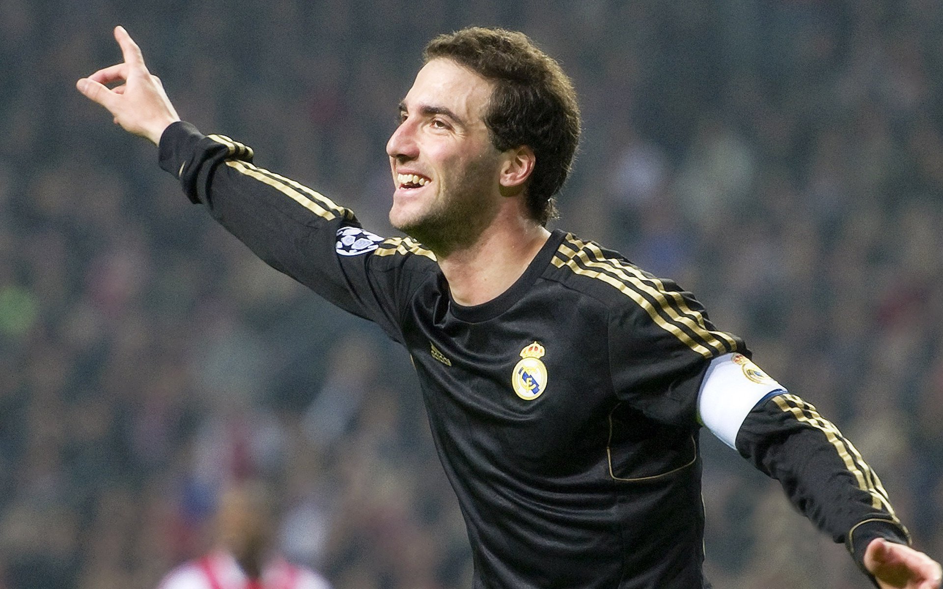 阿森纳完胜英格兰，布鲁诺惊艳四座—一场不属于英超的足球哲学颠覆